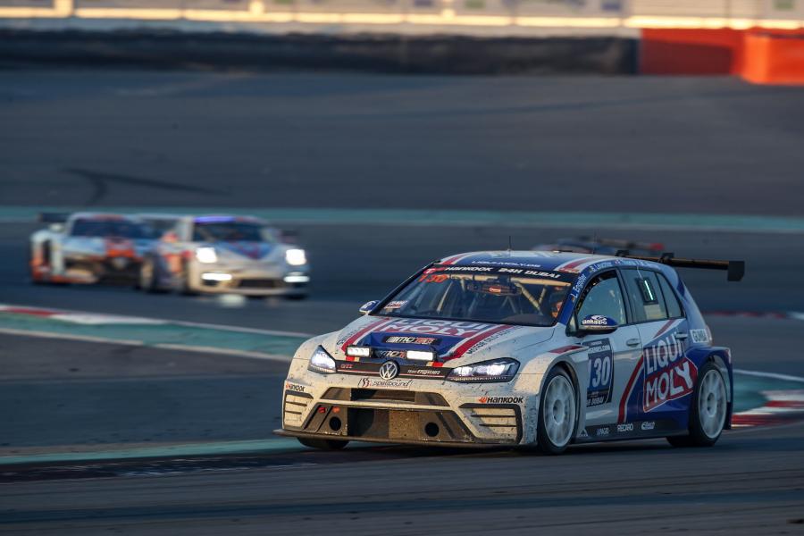  Volkswagen Golf GTI TCR (Typ 5G) 2018 года  (фото 33 из 39)